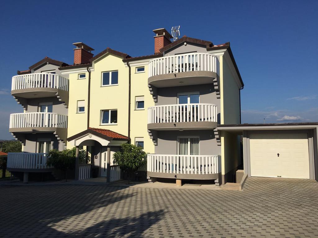 אומאג Apartments Barbic מראה חיצוני תמונה
